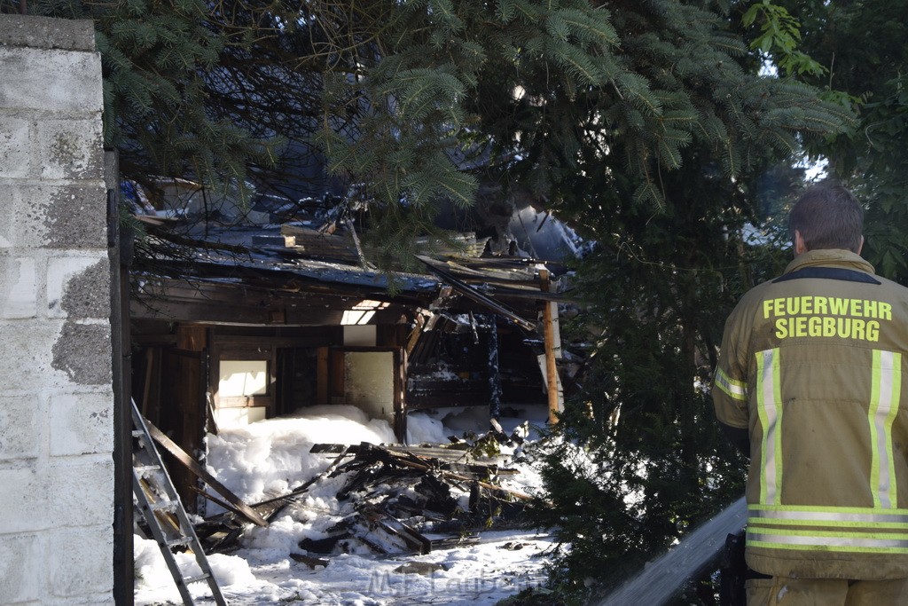 Grossfeuer Einfamilienhaus Siegburg Muehlengrabenstr P1252.JPG - Miklos Laubert